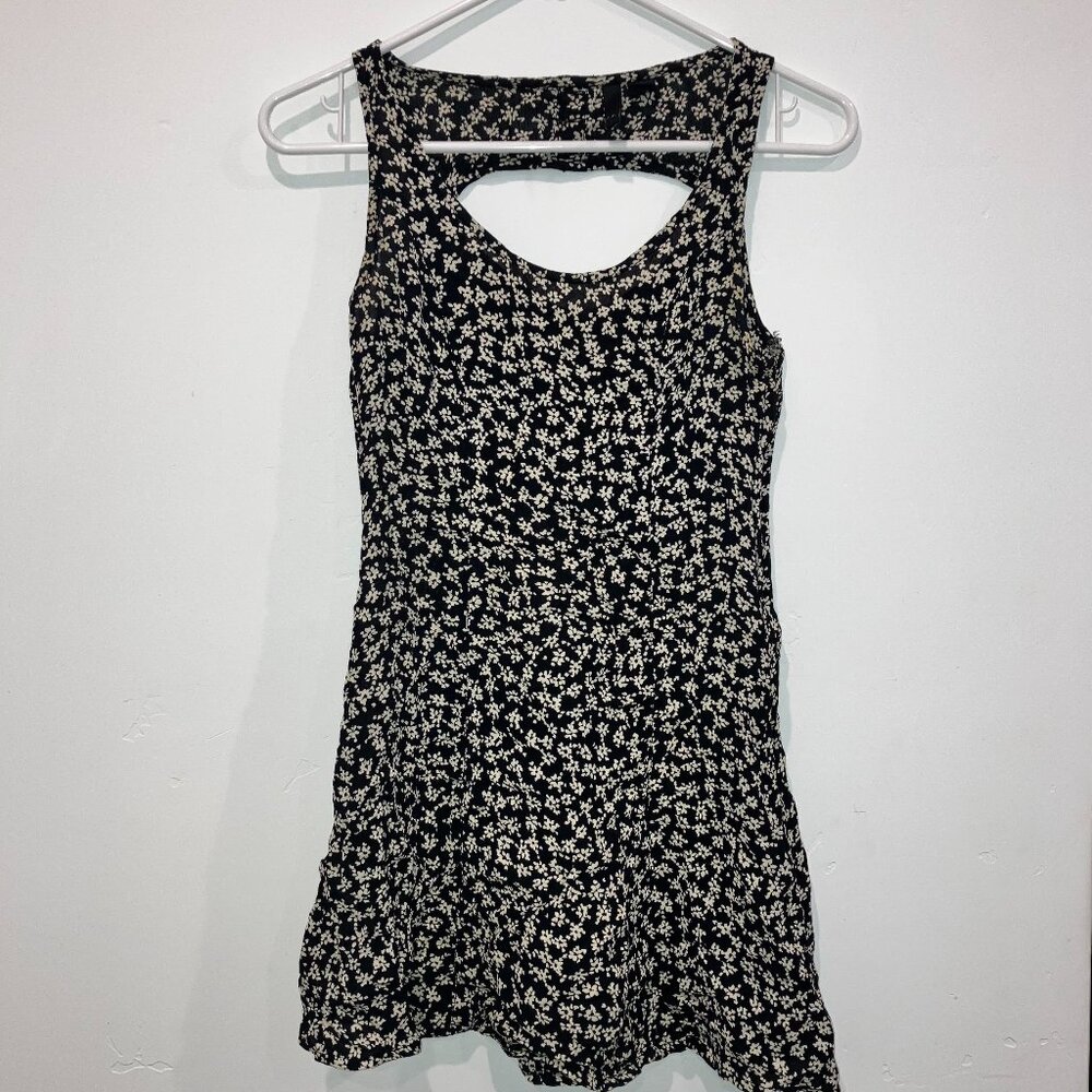 Black and White Daisy Floral Dress